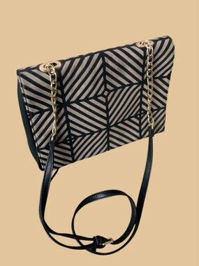 Deux Lux Shoulder Handbag Women’s Adjustable Strap Black/Grey